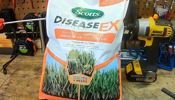 Scotts DiseaseEx Lawn Fungicide for Fast Acting Fungus Control